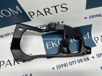 7P6806510 Крепление фары левое Volkswagen Touareg 2011-2014