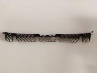 561805706C Крепление решётки радиатора (центральное) Volkswagen Passate B8 2016-2018