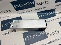 1487462-00-D Пятак переднего усилителя верхний правый Tesla Model Y 2020-2024