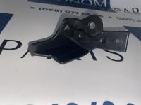 CP9Z-17787-B Боковое крепление бампера правое Ford Focus 2015-2018