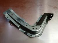 7P6805870 Опора кузова (брызговика) правая Volkswagen Touareg 2010-2018