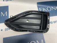 561853211A Заглушка противотуманной фары левая (под парктроник) Passat B9 2019-