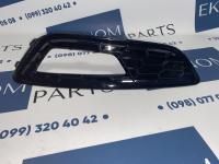 FM5Z-17B814-BA Рамка противотуманной фары правая Ford Focus 2015-2018