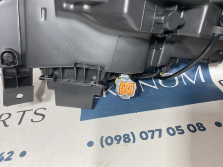 8301D640 Фара правая галоген USA Mitsubishi ASX 2020-