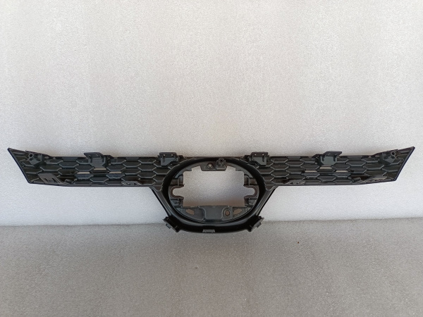53111-02850 Передняя решетка  Toyota Corolla 2020-2021