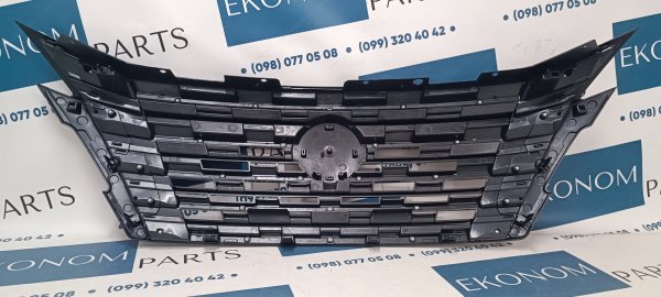 623104MT0A Решетка радиатора SR Nissan Rogue (X-Trail) 2024-