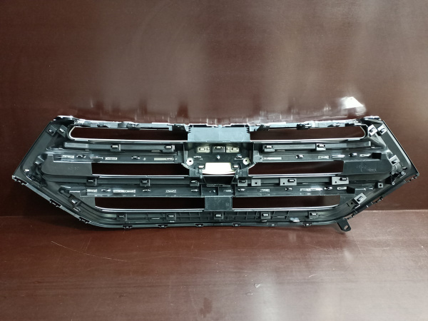 FT4Z-8200-AA Решетка радиатора хром Ford Edge 2015-2018