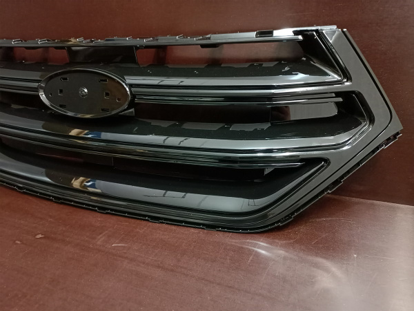 FT4Z-8200-BA Решетка радиатора черная Ford Edge 2015-2018