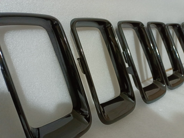 68192201AA Кольца (черные) решетки радиатора Jeep Compass 2011-2016