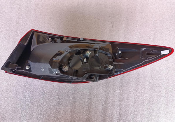 B45A51160B Фонарь наружный (в крыло) левый Mazda 3 2013-2016
