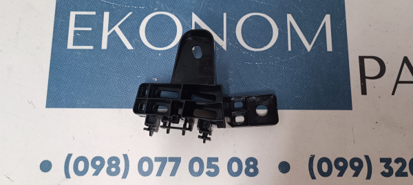 52562-0E030 Крепление заднего бампера (маленькое) правое Toyota Highlander 2020-