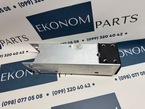 1487462-00-D Пятак переднего усилителя верхний правый Tesla Model Y 2020-2024