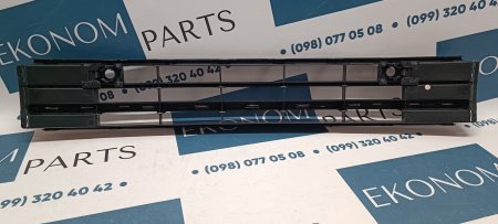 561853671JRYP Решетка переднего бампера с хромом под парктроники USA Volkswagen Passat B8 2016-2018