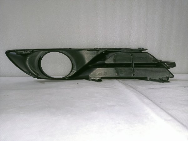 62256-3SH0B Рамка (накладка) противотуманной фары правая Nissan Sentra 2012-2016