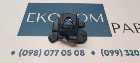 BJS750163 Крепление решетки радиатора левое Mazda 3 2013-2016