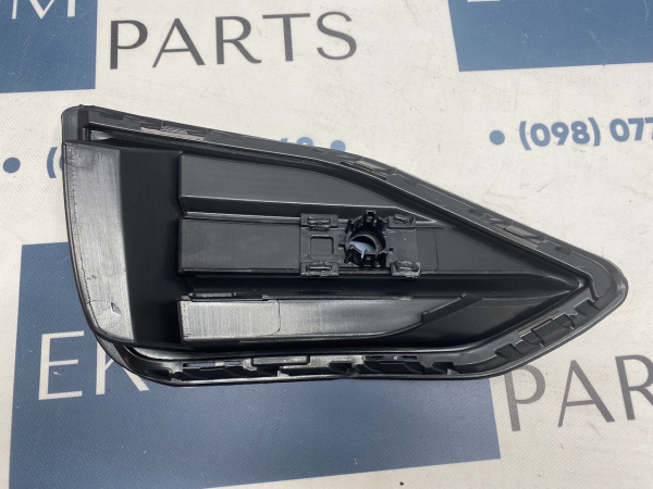 561853211A Заглушка противотуманной фары левая (под парктроник) Passat B9 2019-