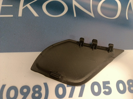 105705600D Заглушка крюка переднего бампера Tesla Model X 2015-2020