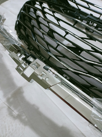 84565840chrome Решетка радиатора (в сборе) хром Chevrolet Malibu 2019-