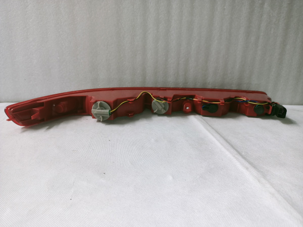 4L0945096A Катафот заднего бампера правый AUDI Q7 2010-2015