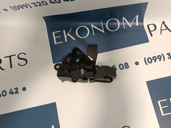 5351006280 Замок капота Toyota Camry 2015-2017