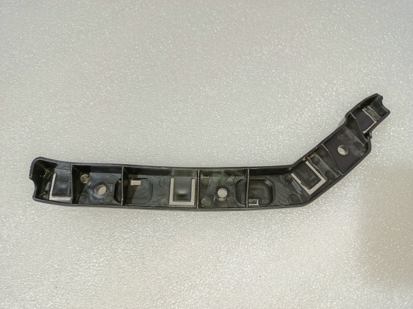 68255517AA Крепление (кронштейн) заднего бампера левое Jeep Renegade 2015-2018