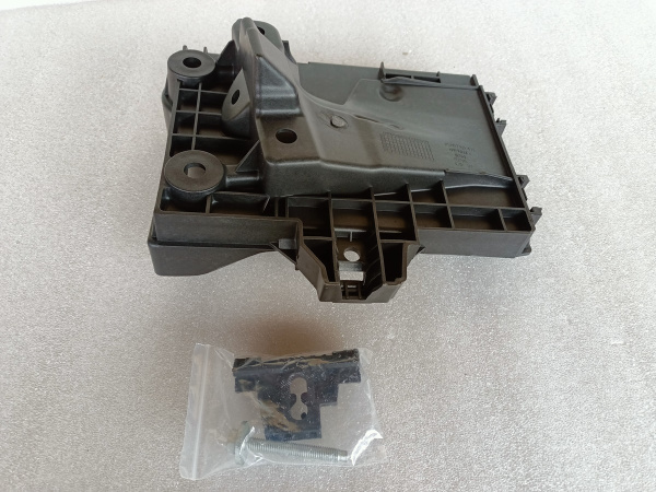 5115730AC Подиум под аккумулятор Jeep Compass 2011-2016