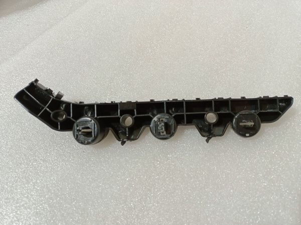 62224-3YU1A Крепление переднего бампера правое Nissan Sentra 2016-2018