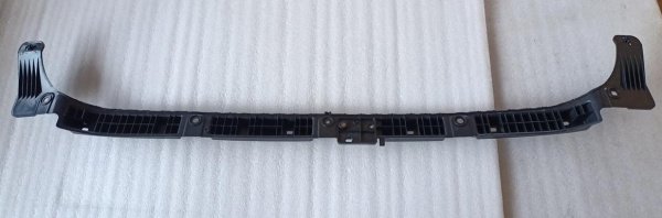 112119100c Крепление заднего бампера (центральное) Tesla Model 3 2017-2023