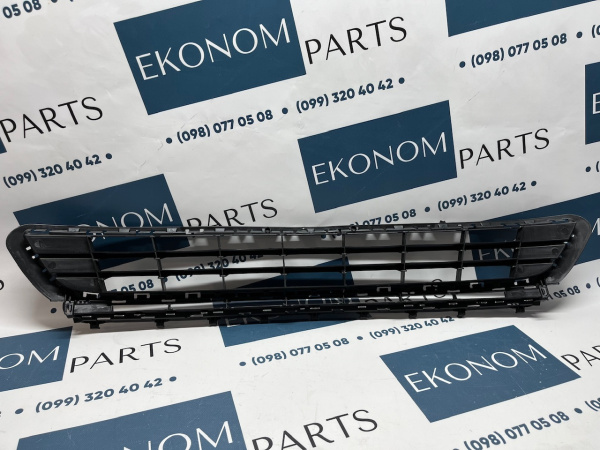 5G0853671RYP Решетка переднего бампера с хромом Volkswagen Golf 7 2013-2016