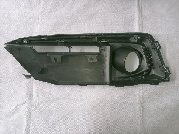 71180-TBA-K50 Рамка противотуманной фары правая Honda Civic 2019-2021