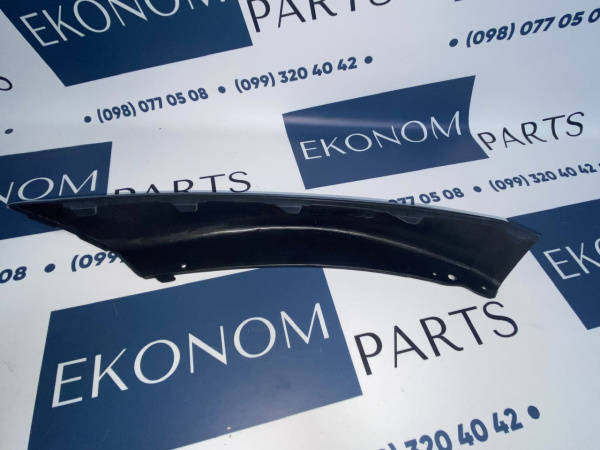 FM5Z-17626-ABPTM Накладка  переднего бампера комплектация спорт правая Ford Focus 2015-2018