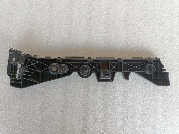 BHN1502H1A Крепление заднего бампера правое Mazda 3 2013-2018