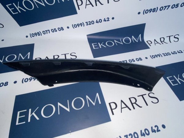 FM5Z-17626-ABPTM Накладка  переднего бампера комплектация спорт правая Ford Focus 2015-2018