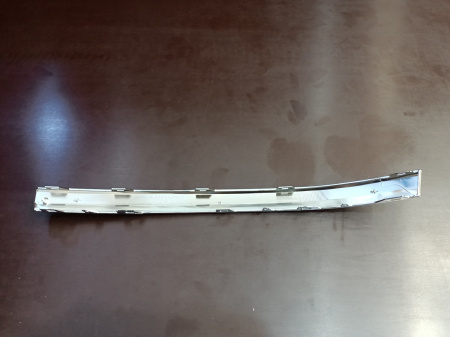 7P68532542ZZ Хром (молдинг) переднего бампера правый Volkswagen Touareg 2015-2018