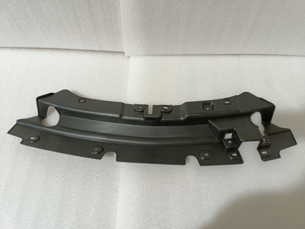 GJ5Z-16A238-A Накладка панели радиатора (замка капота) Ford Escape 2017-2019