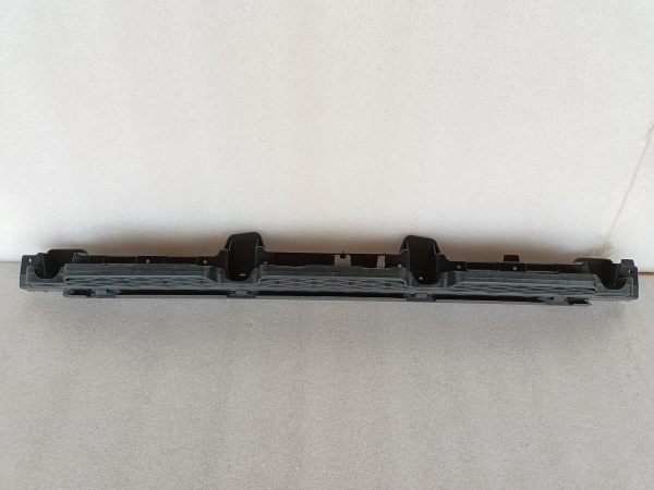 3C8807863D Центральное крепление заднего бампера Volkswagen Passate CC 2013-2018