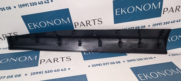 LJ8Z-5820878-BA Накладка двери (под покраску) передняя правая Ford Mustang Mach-E 2021-