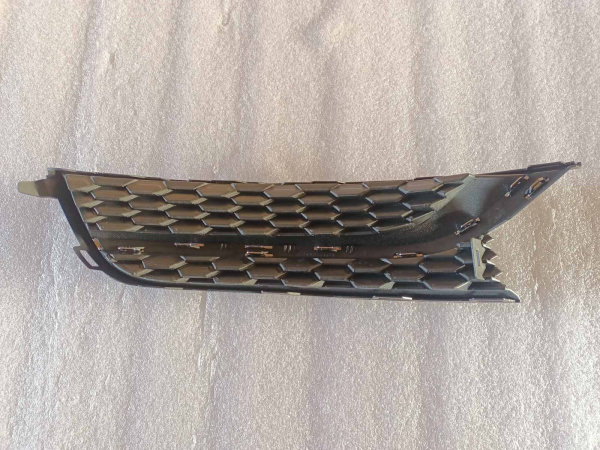561853665C9B9 Заглушка противотуманной фары левая USA Volkswagen Passat B7 2012-2015