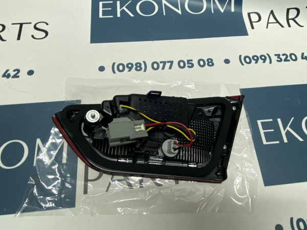 84130996 Фонарь в крышку багажника левый LED Chevrolet Malibu 2016-2019