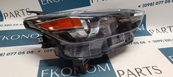 Фара правая Mazda CX-3