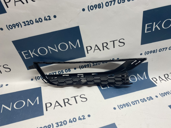 561853665A9B9 Рамка противотуманной фары левая без хрома USA Volkswagen Passat B7 2012-2015