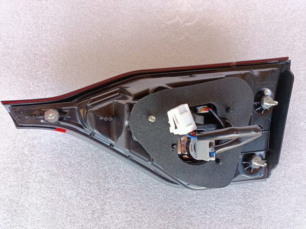 81591-12240 Фонарь задний внутренний левый USA Toyota Corolla SE 2020-2023