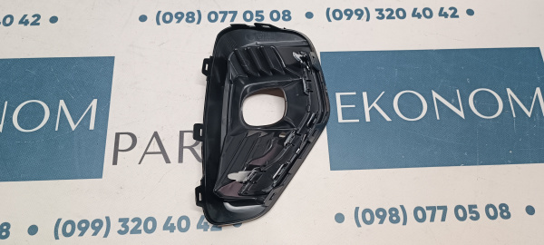 PJ6Z15266A Рамка противотуманной фары с хромом левая Ford Escape (Kuga) 2023-