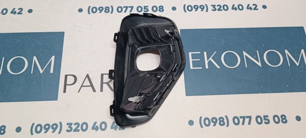 PJ6Z15266A Рамка противотуманной фары с хромом левая Ford Escape (Kuga) 2023-