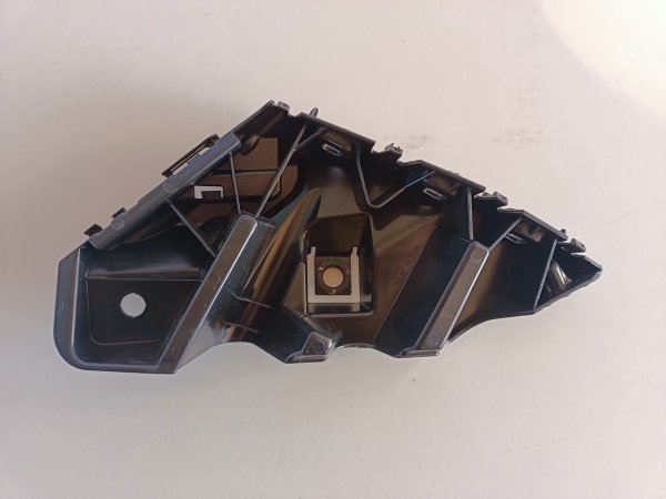 760807049B  Крепление переднего бампера-крыло левое Volkswagen Touareg 2019 -