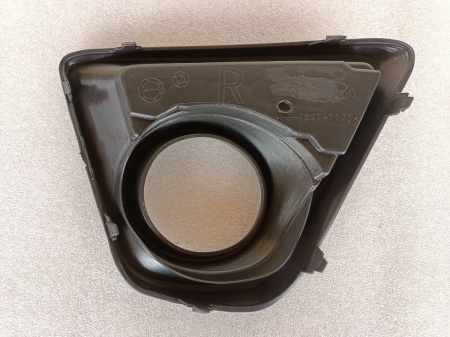 KD5350C11 Рамка противотуманной фары правая Mazda CX-5 2012-2016