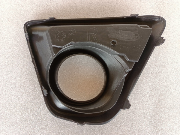 KD5350C11 Рамка противотуманной фары правая Mazda CX-5 2012-2016