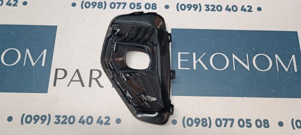 PJ6Z15266B Рамка противотуманной фары с хромом правая Ford Escape (Kuga) 2023-