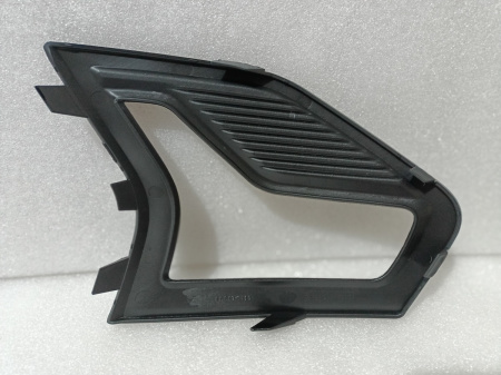 KS7Z-17B814-CD Рамка противотуманной фары глянцевая левая Ford Fusion 2019-2020