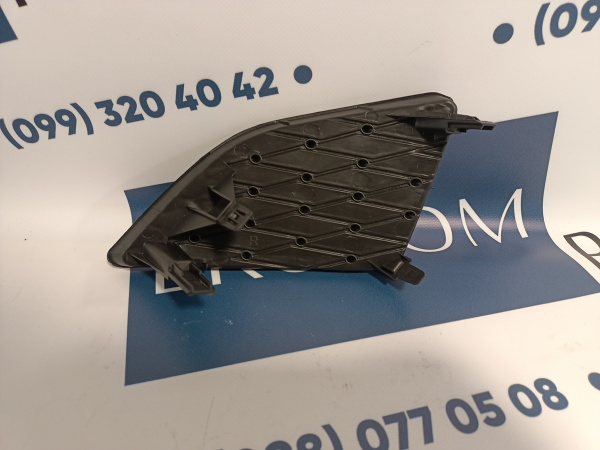 52127-06260 Заглушка противотуманной фары правая Toyota Camry 2012-2014